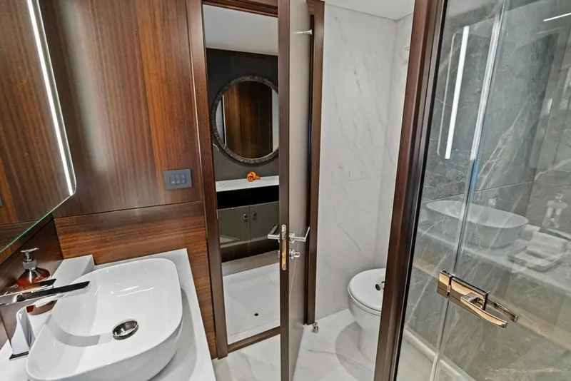 Slide: The Image of Sunseeker 88 Yacht 2026 - 6141624