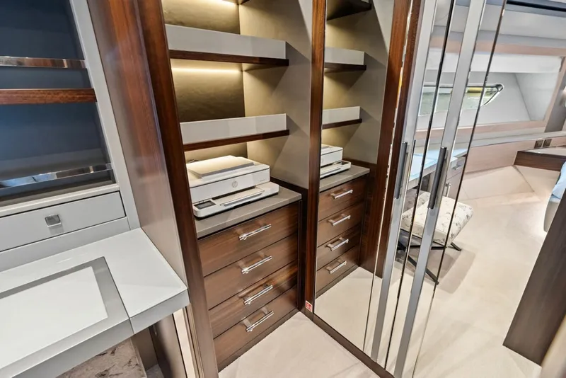 Slide: The Image of Sunseeker 88 Yacht 2026 - 6141588