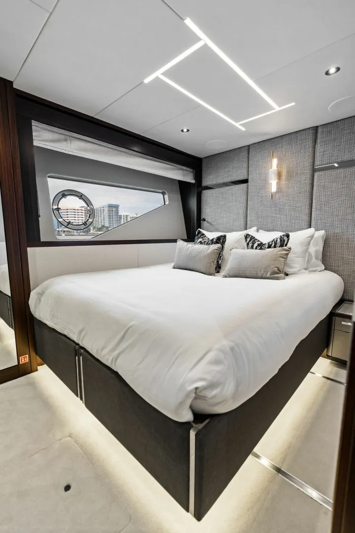 Slide: The Image of Sunseeker 88 Yacht 2026 - 6141595