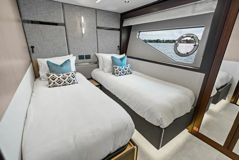 Slide: The Image of Sunseeker 88 Yacht 2026 - 6141596