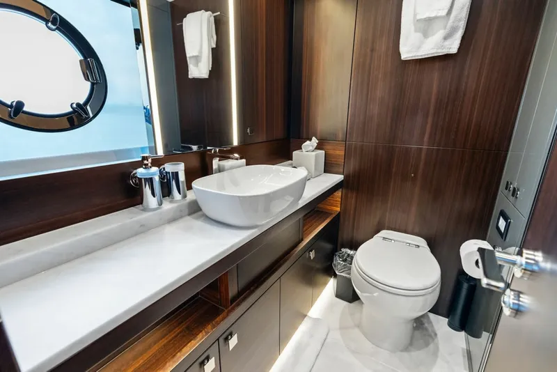 Slide: The Image of Sunseeker 88 Yacht 2026 - 6141598