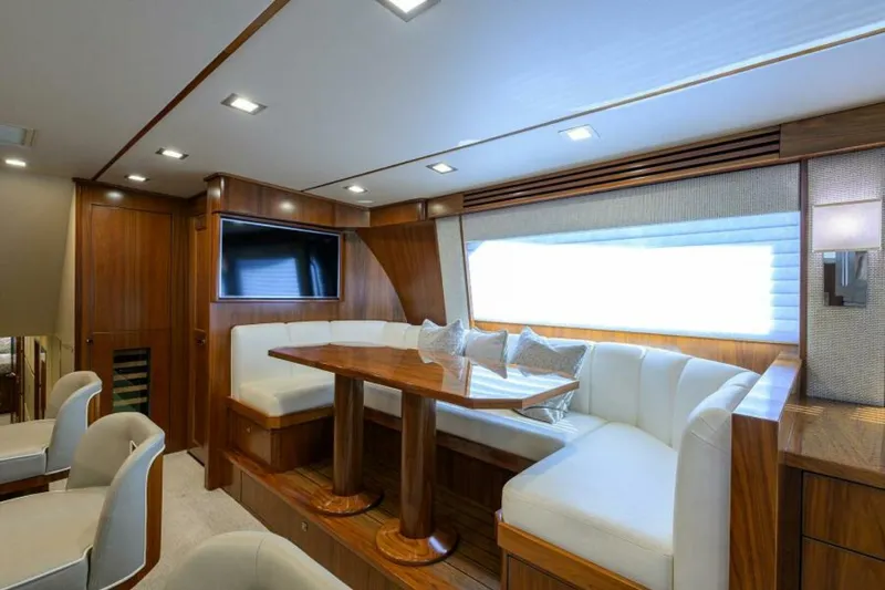 Slide: The Image of Viking 80 - LAMPLIGHTER - Dinette 2019 Viking 80 Convertible LAMPLIGHTER - 6141783