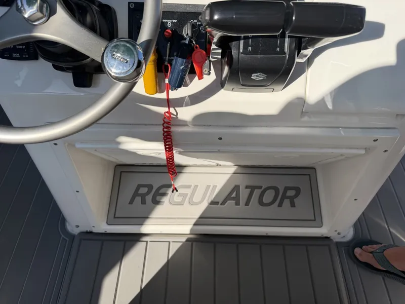Slide: The Image of Regulator Marine 26CC 2002 - 6141913