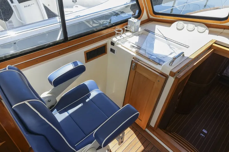 Slide: The Image of Sabre 38 Hard Top Express 2006 - 6142095