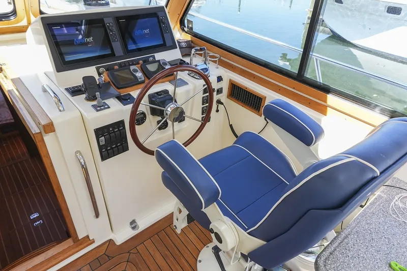 Slide: The Image of Sabre 38 Hard Top Express 2006 - 6142094