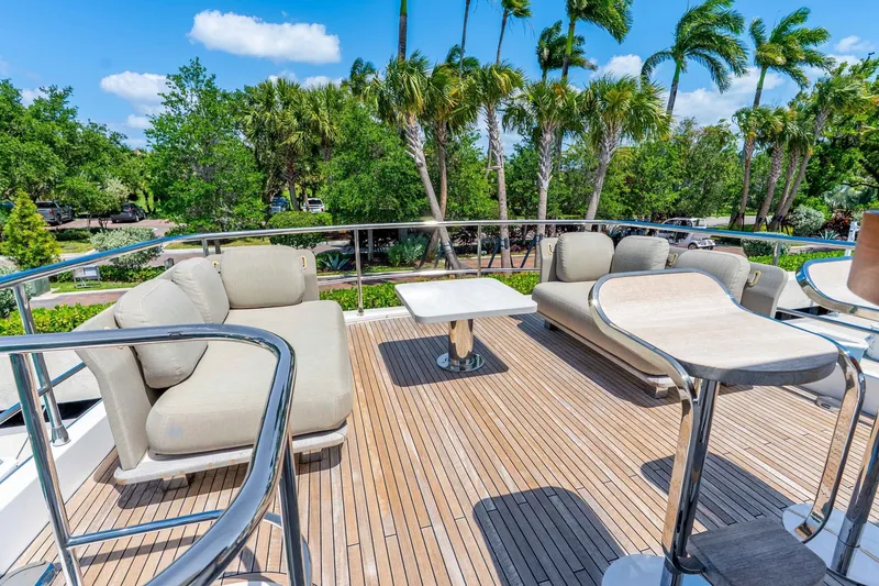 Slide: The Image of Azimut Magellano 66 2023 - 6142635