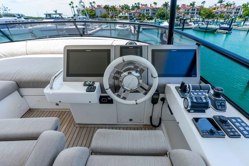 Slide: The Image of Azimut Magellano 66 2023 - 6142642