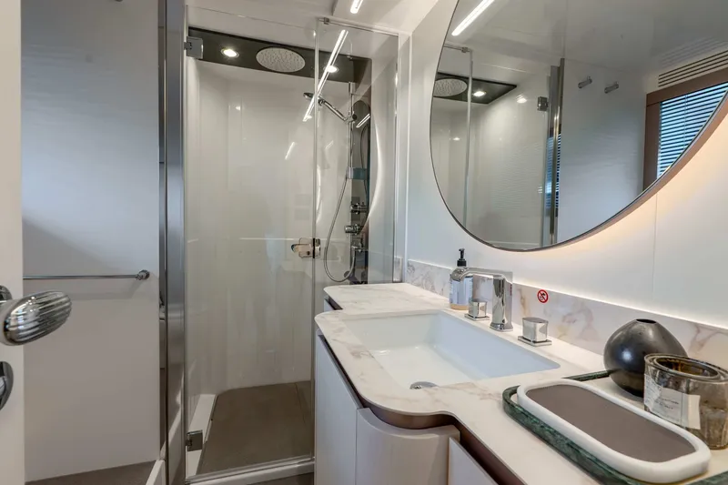 Slide: The Image of Azimut Magellano 66 2023 - 6142603