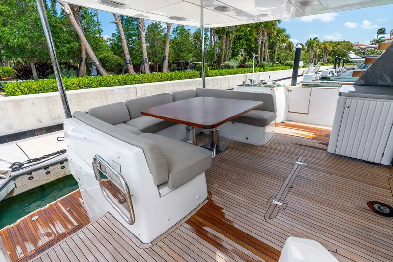 Slide: The Image of Azimut Magellano 66 2023 - 6142618