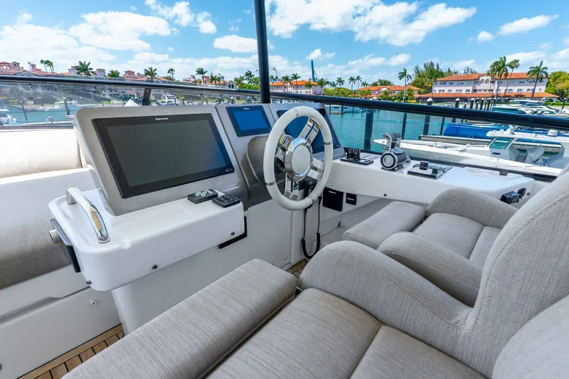 Slide: The Image of Azimut Magellano 66 2023 - 6142641