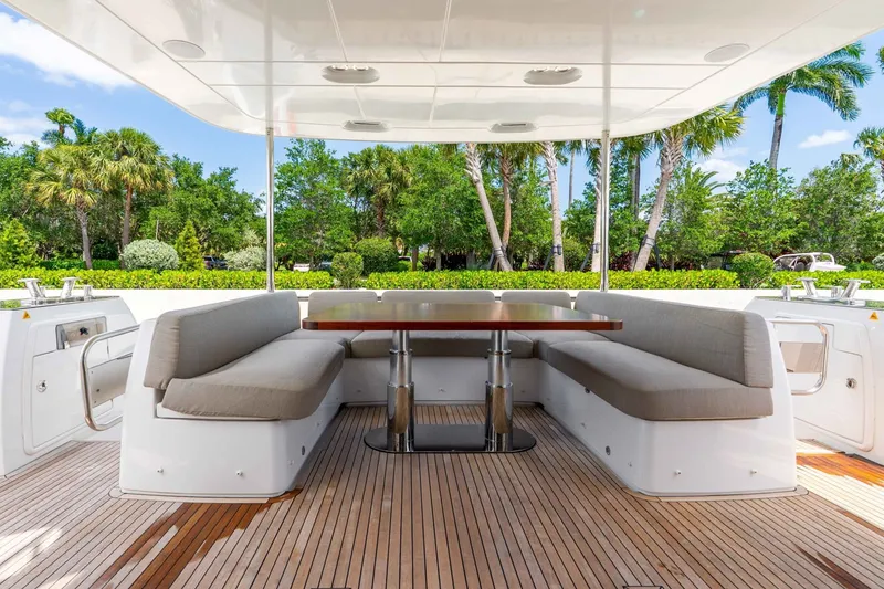 Slide: The Image of Azimut Magellano 66 2023 - 6142617
