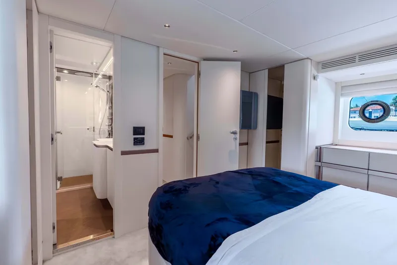 Slide: The Image of Azimut Magellano 66 2023 - 6142601