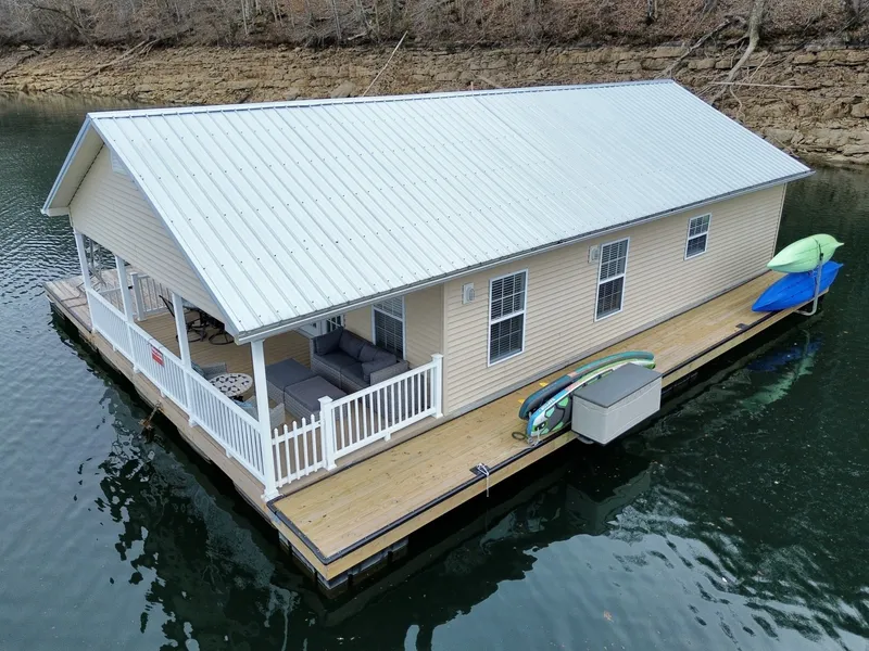 Slide: The Image of Custom 23 x 31 Floating Cabin - Approx 729sqft 2002 - 6142576