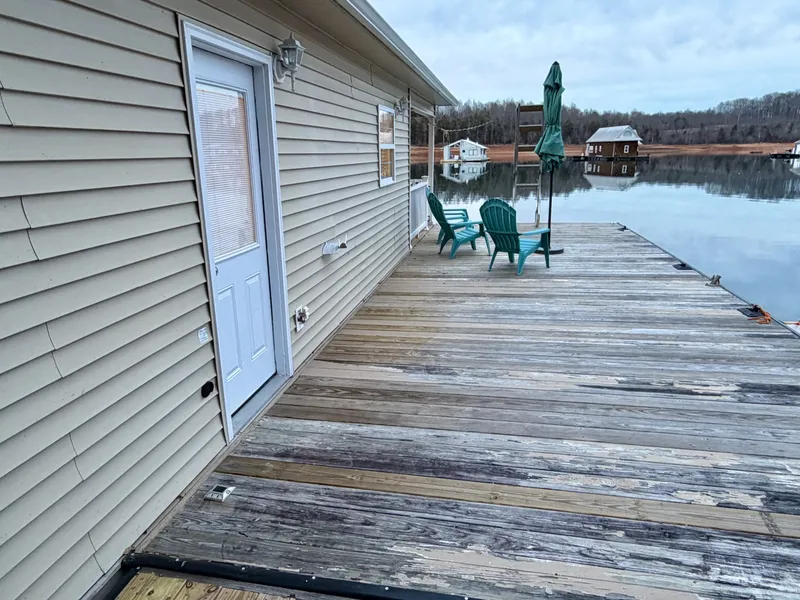 Slide: The Image of Custom 23 x 31 Floating Cabin - Approx 729sqft 2002 - 6142725
