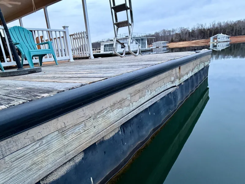 Slide: The Image of Custom 23 x 31 Floating Cabin - Approx 729sqft 2002 - 6142730
