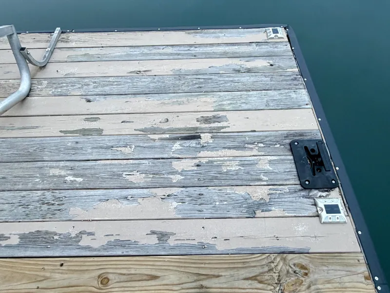 Slide: The Image of Custom 23 x 31 Floating Cabin - Approx 729sqft 2002 - 6142731
