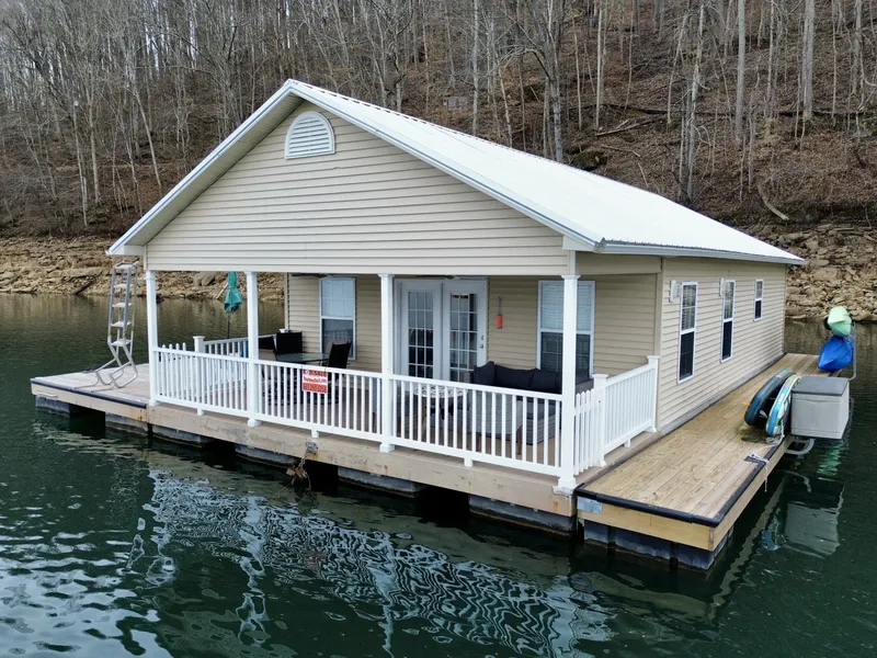 Slide: The Image of Custom 23 x 31 Floating Cabin - Approx 729sqft 2002 - 6142578