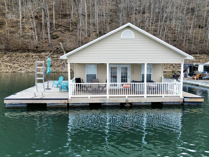 Slide: The Image of Custom 23 x 31 Floating Cabin - Approx 729sqft 2002 - 6142580