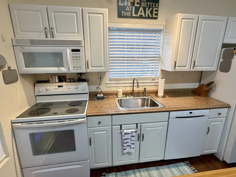 Slide: The Image of Custom 23 x 31 Floating Cabin - Approx 729sqft 2002 - 6142644