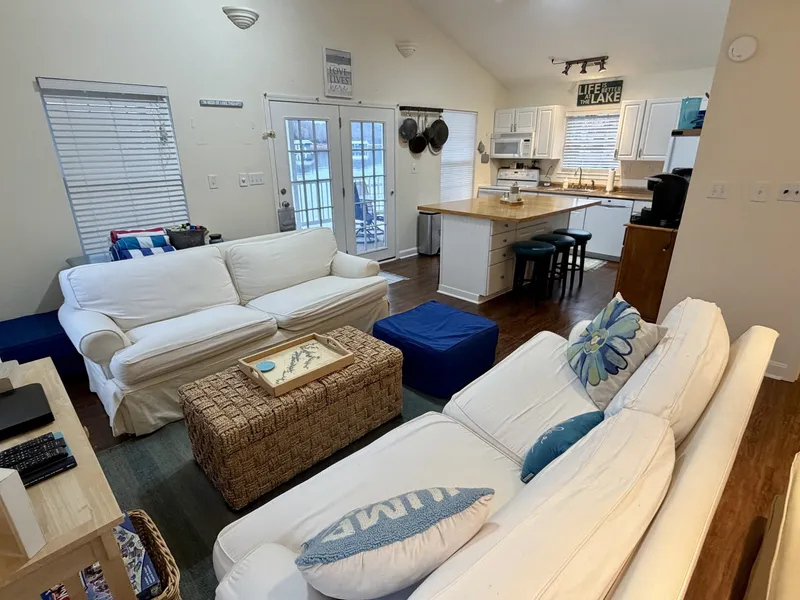 Slide: The Image of Custom 23 x 31 Floating Cabin - Approx 729sqft 2002 - 6142663