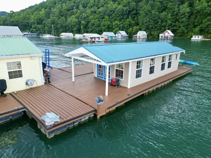 The Image of Custom 13 x 29 Floating Cabin Approx 377sqft 2008 - 6145741