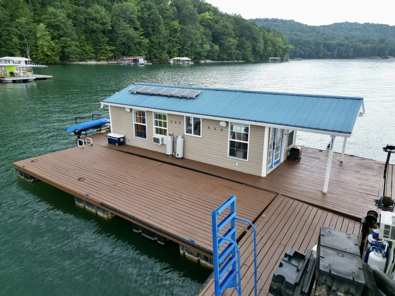 Slide: The Image of Custom 13 x 29 Floating Cabin Approx 377sqft 2008 - 6145669