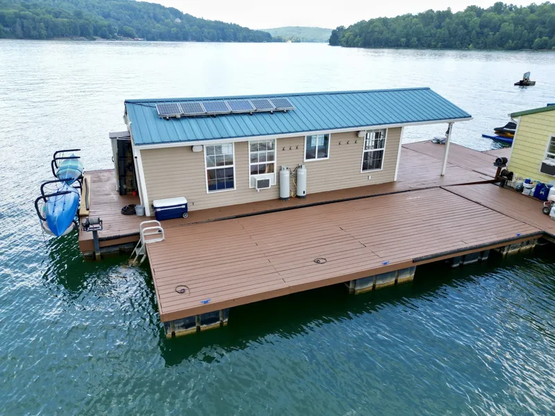 Slide: The Image of Custom 13 x 29 Floating Cabin Approx 377sqft 2008 - 6145681