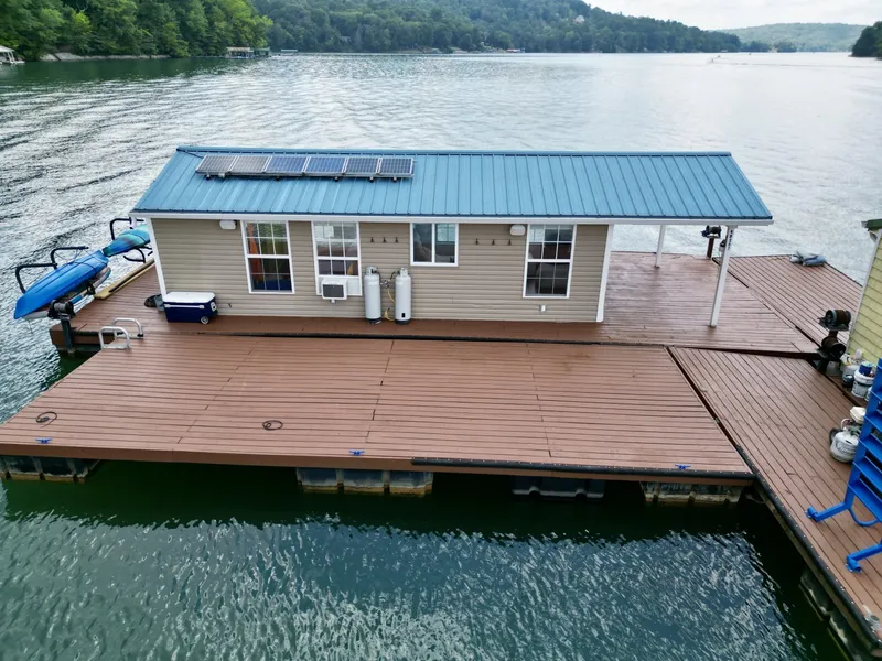 Slide: The Image of Custom 13 x 29 Floating Cabin Approx 377sqft 2008 - 6145682