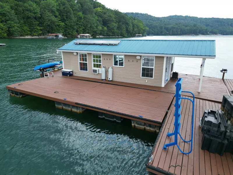 Slide: The Image of Custom 13 x 29 Floating Cabin Approx 377sqft 2008 - 6145683