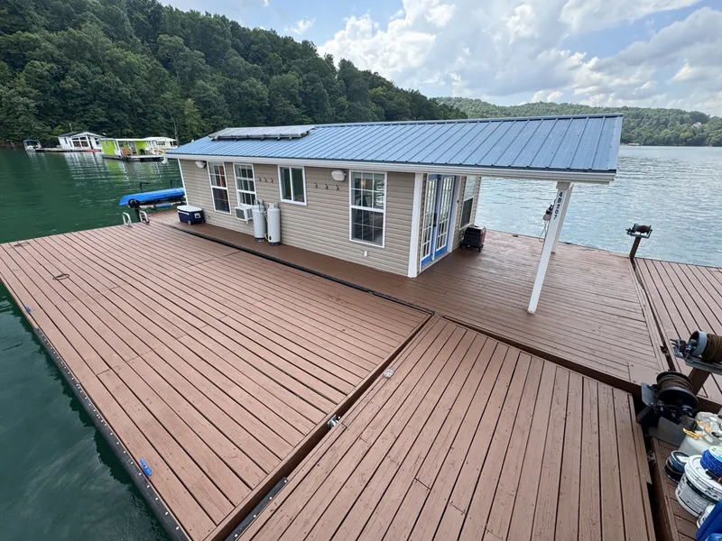 Slide: The Image of Custom 13 x 29 Floating Cabin Approx 377sqft 2008 - 6145684