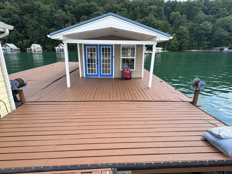 Slide: The Image of Custom 13 x 29 Floating Cabin Approx 377sqft 2008 - 6145686