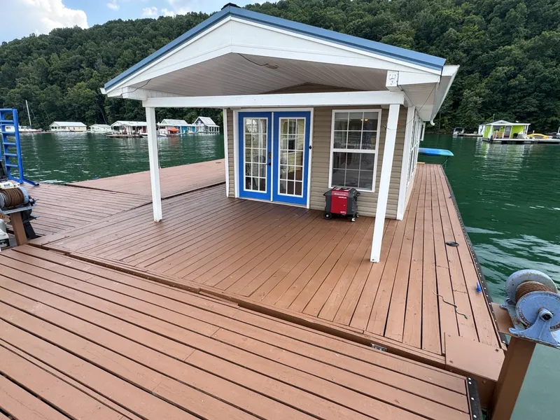 Slide: The Image of Custom 13 x 29 Floating Cabin Approx 377sqft 2008 - 6145687