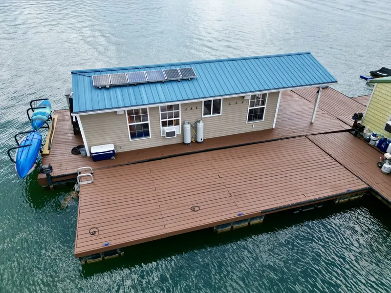 Slide: The Image of Custom 13 x 29 Floating Cabin Approx 377sqft 2008 - 6145670