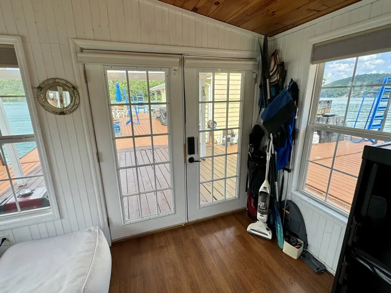 Slide: The Image of Custom 13 x 29 Floating Cabin Approx 377sqft 2008 - 6145691