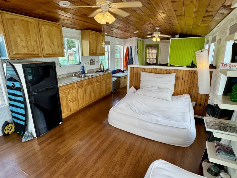 Slide: The Image of Custom 13 x 29 Floating Cabin Approx 377sqft 2008 - 6145695
