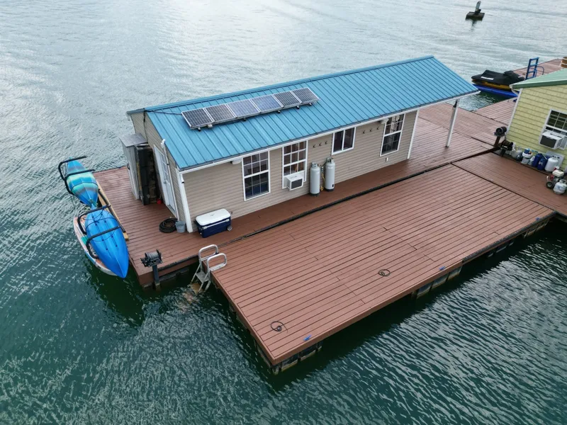 Slide: The Image of Custom 13 x 29 Floating Cabin Approx 377sqft 2008 - 6145671