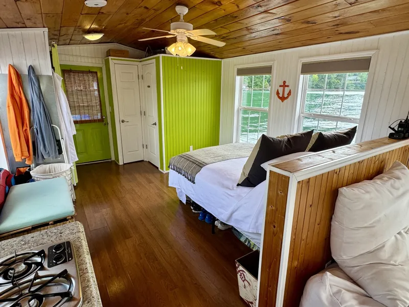 Slide: The Image of Custom 13 x 29 Floating Cabin Approx 377sqft 2008 - 6145704