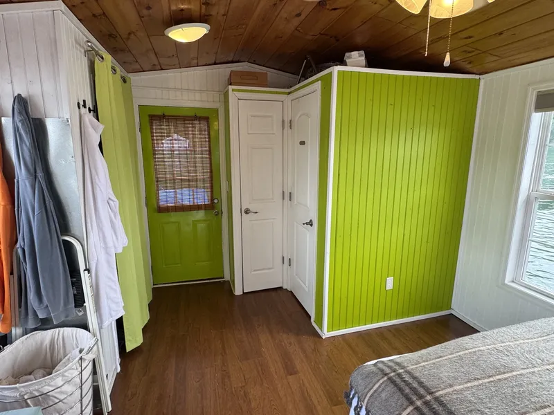 Slide: The Image of Custom 13 x 29 Floating Cabin Approx 377sqft 2008 - 6145705