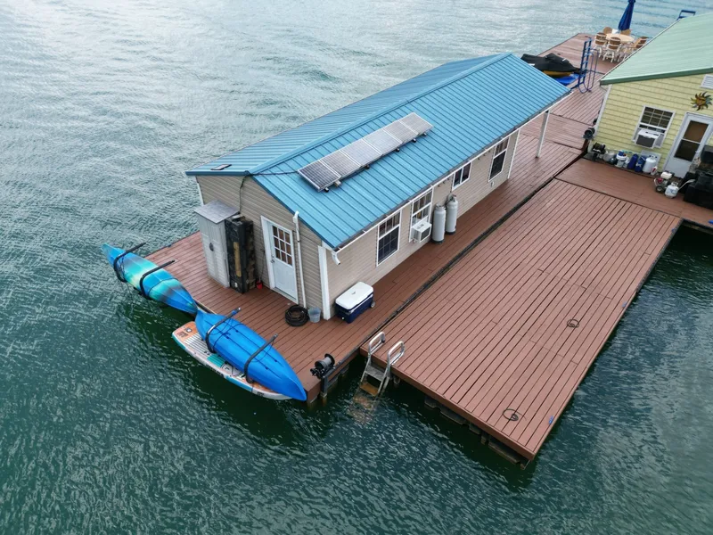 Slide: The Image of Custom 13 x 29 Floating Cabin Approx 377sqft 2008 - 6145672