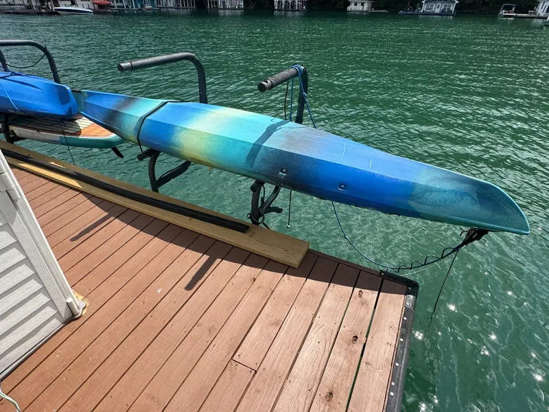 Slide: The Image of Custom 13 x 29 Floating Cabin Approx 377sqft 2008 - 6145715