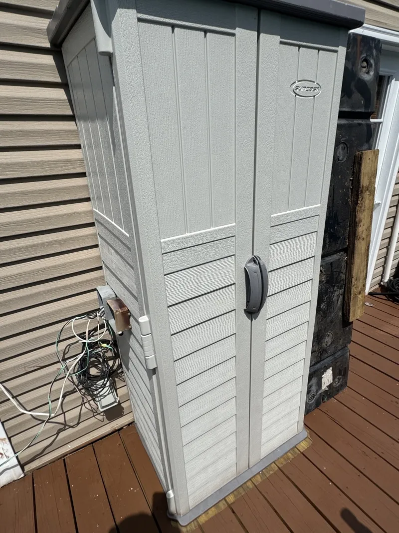Slide: The Image of Custom 13 x 29 Floating Cabin Approx 377sqft 2008 - 6145716