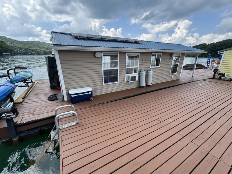 Slide: The Image of Custom 13 x 29 Floating Cabin Approx 377sqft 2008 - 6145724