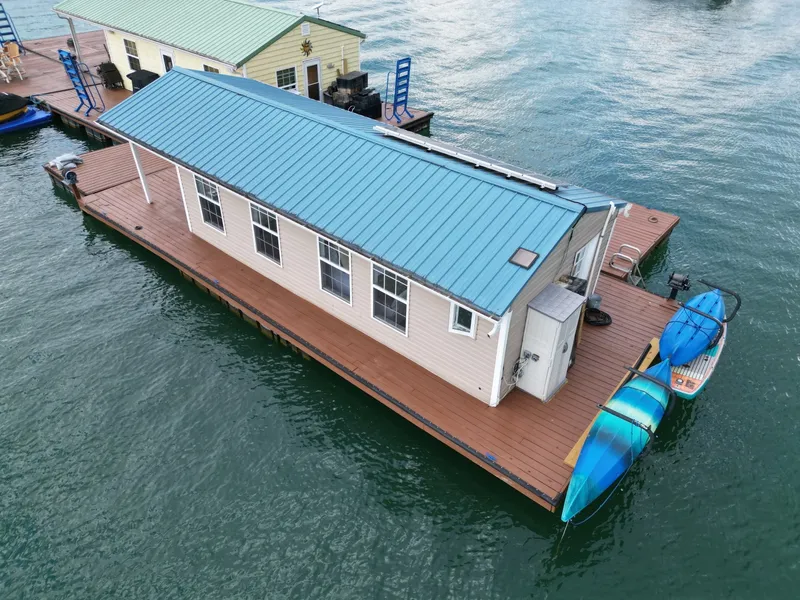 Slide: The Image of Custom 13 x 29 Floating Cabin Approx 377sqft 2008 - 6145674