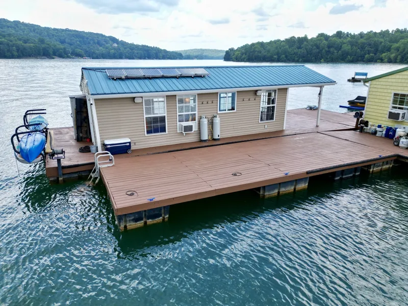 Slide: The Image of Custom 13 x 29 Floating Cabin Approx 377sqft 2008 - 6145742