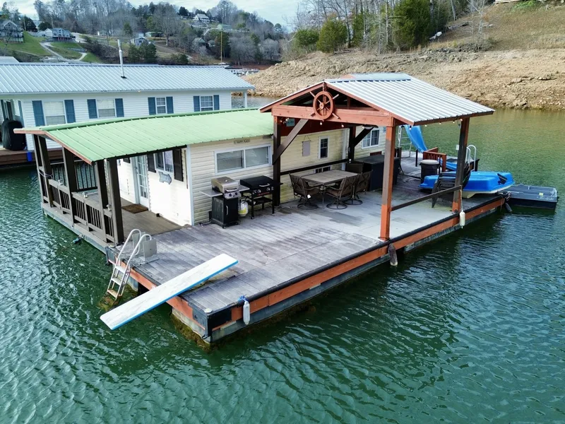 The Image of Custom 16 x 26 Floating Cabin Project 395sqft 1978 - 6145864