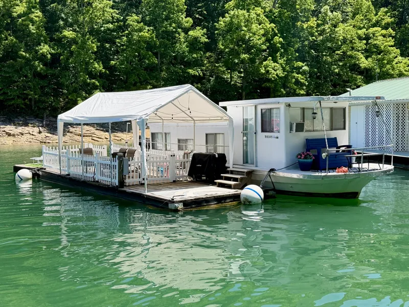 Slide: The Image of Custom 9 x 27 Floating Cabin - 1969 Drift-R-Cruz - 238sqft 1969 - 6146069