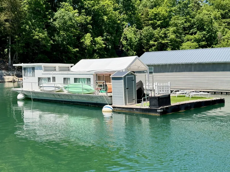 Slide: The Image of Custom 9 x 27 Floating Cabin - 1969 Drift-R-Cruz - 238sqft 1969 - 6146072