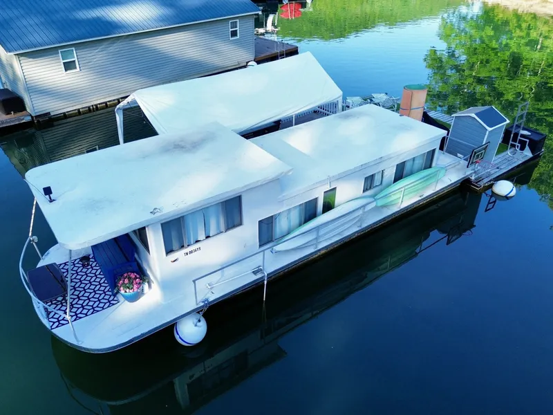 Slide: The Image of Custom 9 x 27 Floating Cabin - 1969 Drift-R-Cruz - 238sqft 1969 - 6146202