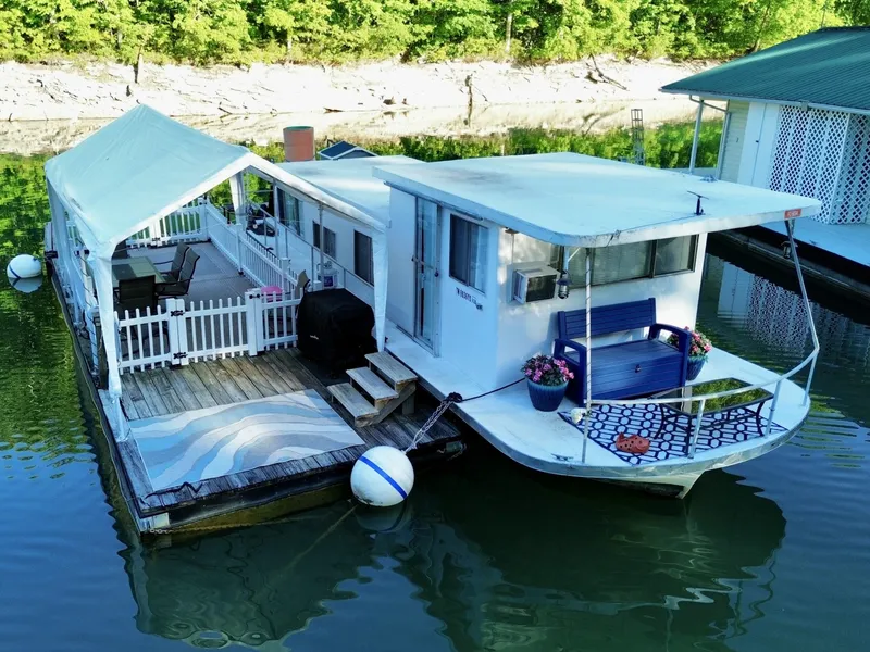 Slide: The Image of Custom 9 x 27 Floating Cabin - 1969 Drift-R-Cruz - 238sqft 1969 - 6146203