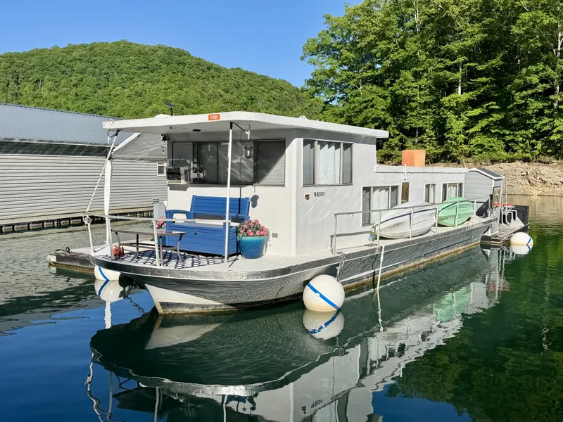 Slide: The Image of Custom 9 x 27 Floating Cabin - 1969 Drift-R-Cruz - 238sqft 1969 - 6146073